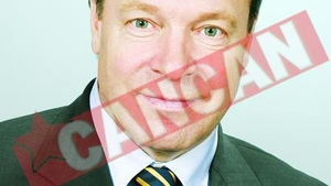 Ministru amenintat din cauza unei stripteuse