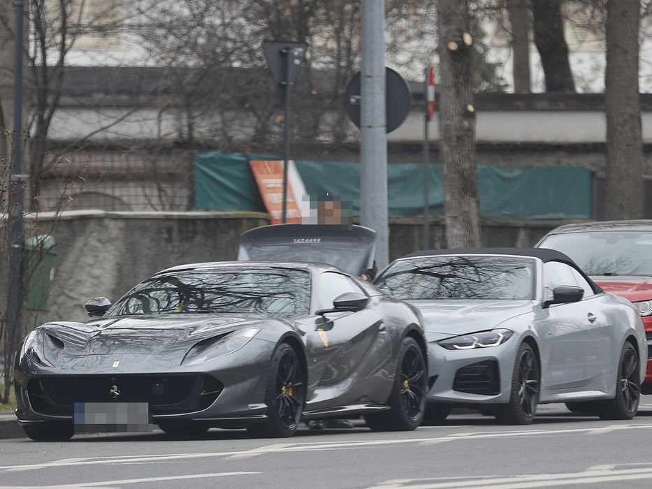 Așa tată, așa fiu! ”Prințișorul” cu 500.000 € la mână, dar asta nu e tot… „Faraonul” care schimbă Ferrari-urile la fiecare săptămână!