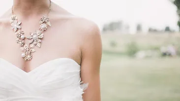 Cea mai tare nuntă! O tânără s-a căsătorit cu ea însăși, dar n-a mai suportat și a divorțat a doua zi