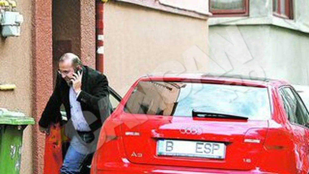 Adriana Saftoiu i-a oferit fostului sot autoturismul, pentru o sesiune de shopping. Claudiu si o pisica i-au luat masina mica