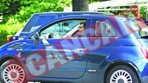 Fratele lui Joshua Castellano merge cu o masina populara