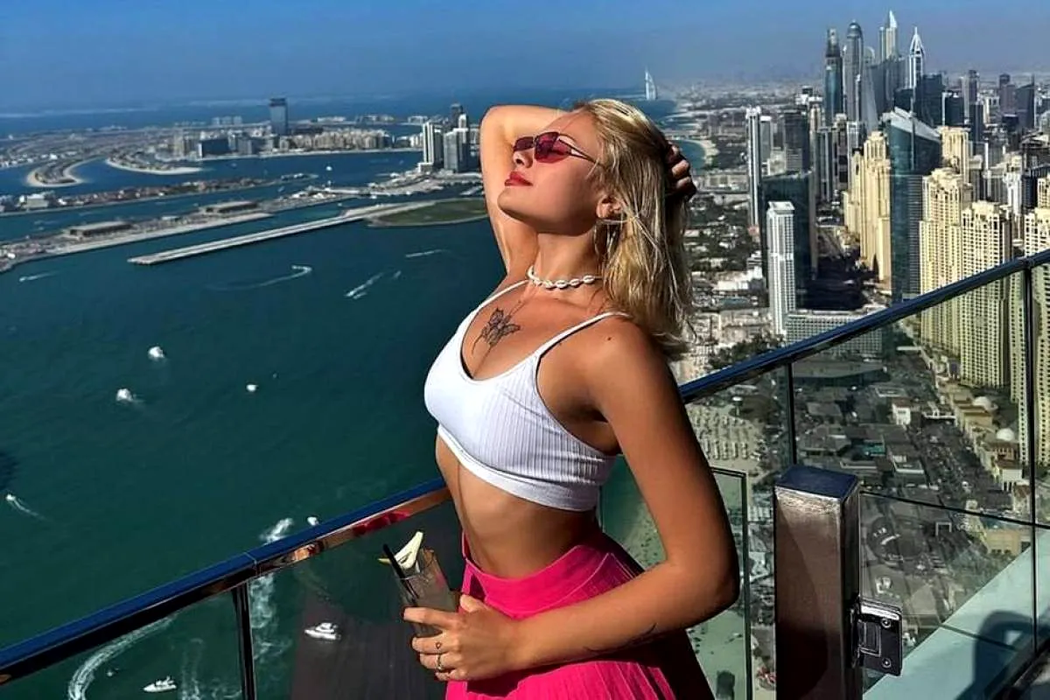 Noi detalii în cazul Mariei, tânăra de 20 de ani găsită în stare gravă după o petrecere cu șeicii din Dubai. Ce s-a întâmplat cu câteva ore înainte: ”Șchiopăta, iar un paznic era în spatele ei”