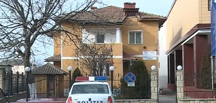FOTO / Caz cutremurător în Constanţa! O fetiţă de 5 ani, bătută cu bestialitate de propria mamă şi de bunică! Motivul dureros pentru care era legată de mâini şi picioare