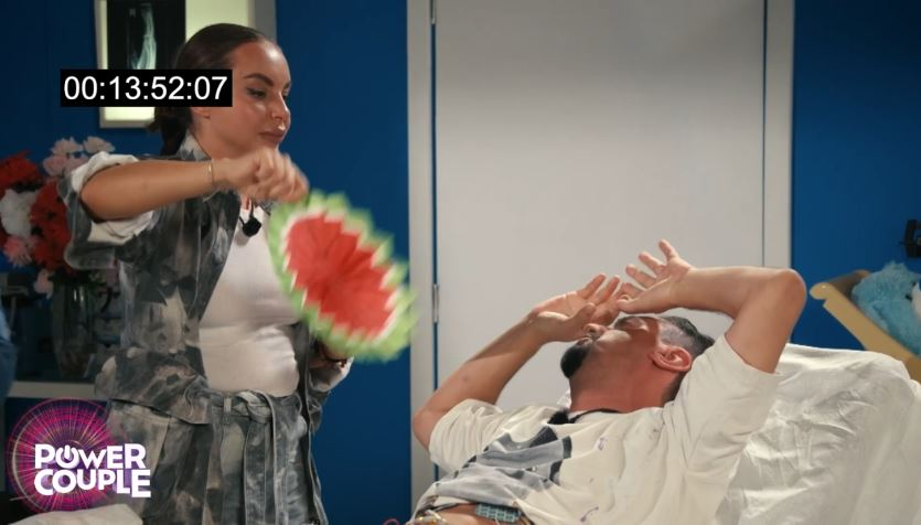 Eliza, alături de soțul ei la bine și la rău