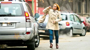 Andreea Esca, surprinsa sarutand un barbat. Al ei!