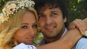 DELIA s-a lins efectiv cu PASCAL de faţă cu soţul! Imaginile care vor provoca un scandal!