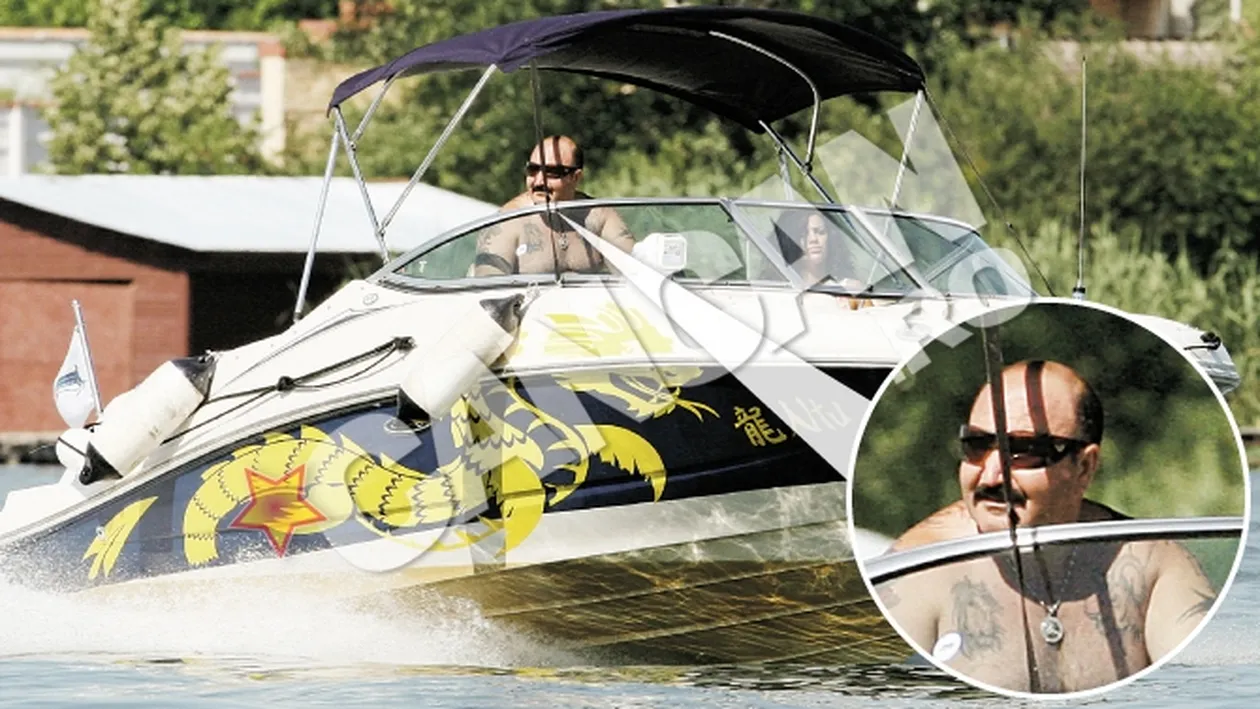 Salupa personalizata a lui Camataru, mangaiata de lacul Snagov. Nutu si-a lansat dragonul la apa