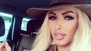LOREDANA CHIVU şi-a ieşit din minţi şi a dat cărţile pe faţă: "Rămâi doar un gunoi public!"