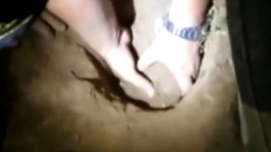 Bebelus ingropat de viu! De ce au facut rudele un asemenea gest infiorator. Imaginile VIDEO sunt socante