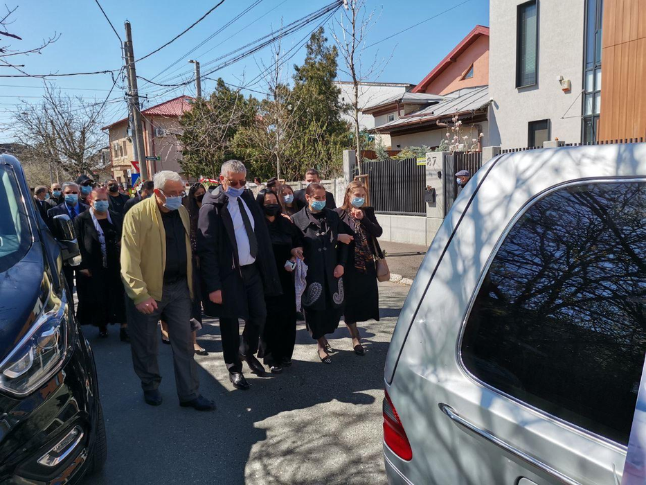 Imagine de la înmormântarea lui Gabi Luncă ( foto CANCAN)