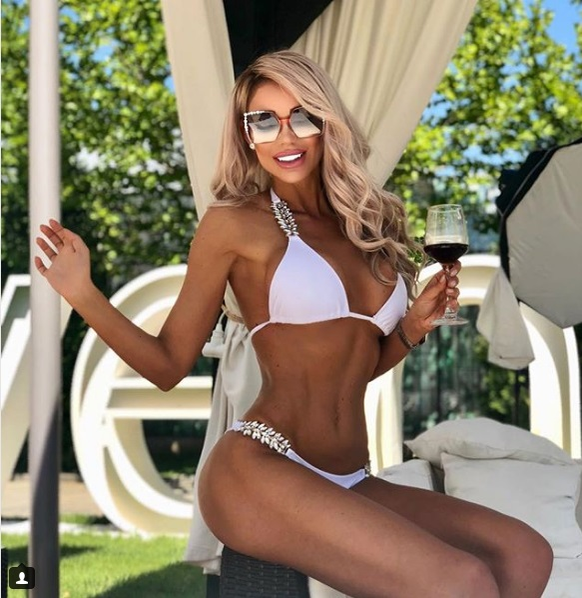 Bianca Drăgușanu, din nou singură după despărțirea de Tristan Tate