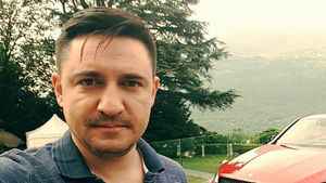 Noi dezvăluiri în scandalul momentului cu „traficanţii“ de arme. O vedetă de la ProTV a recunoscut totul: „Şi eu am făcut asta“