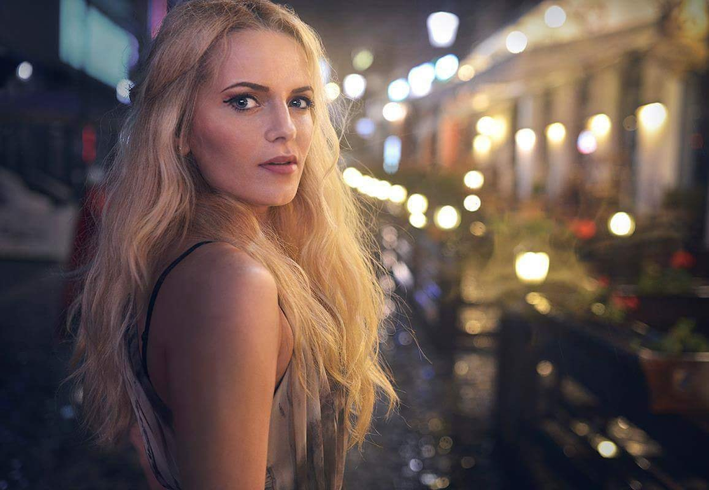 Cristina Caramarcu, solista trupei „The Humans”, cerută în căsătorie la ceremonia de deschidere Eurovision 2018