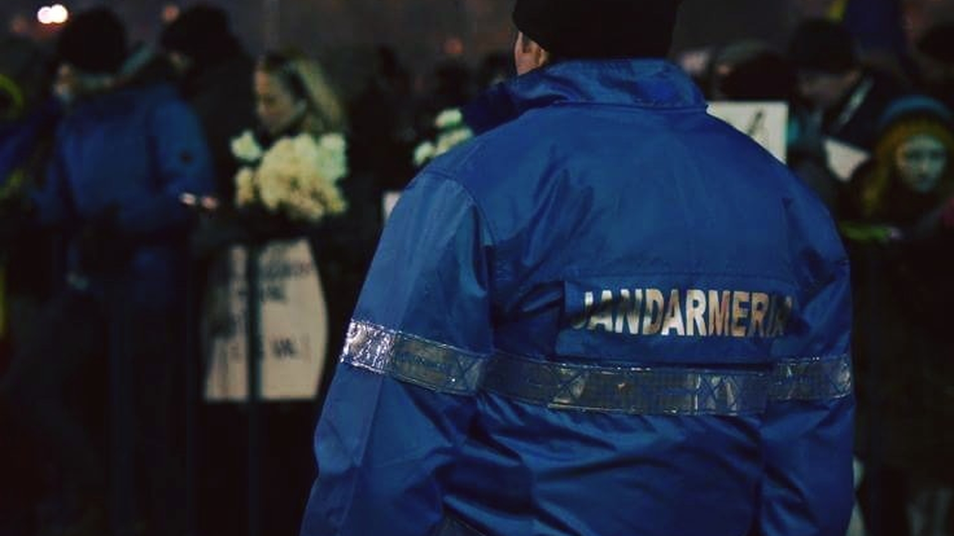 Jandarmeria Română confirmă imaginile cu ofiţerul sub acoperire bătut în Piaţă! Care este starea acestuia