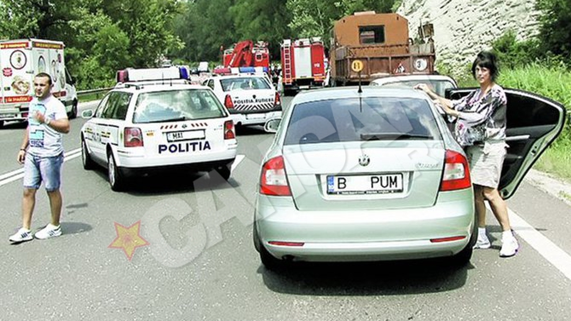 Busty Heart i-a zapacit pe soferi! Femeia cu sani de fier, blocata in trafic
