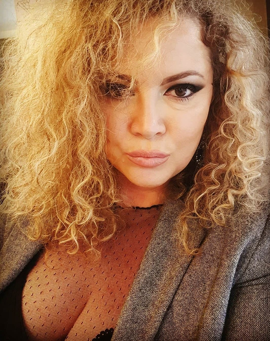 Oana Lis a intrat în carantină! Vedeta a postat totul pe internet: „Breaking news!!! Eu sunt în carantină!!”