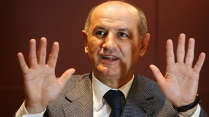 Imagini milenare! George Copos și-a asumat relația cu frumoasa Elena și au ieșit la cumpărături cu fetița lor