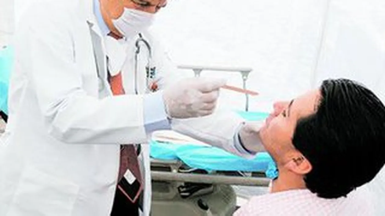 Medicii te trateaza in corturile anticanicula