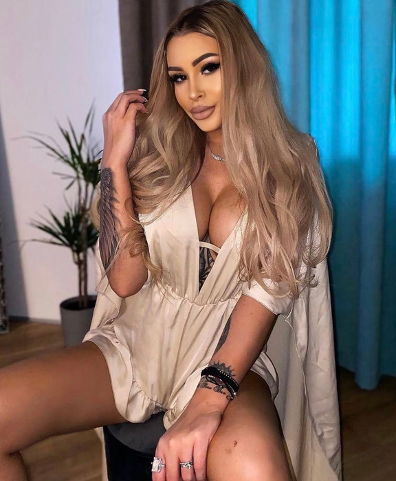 Andreea știe cum să își țină "în priză" admiratorii / Sursă foto: Instagram.com