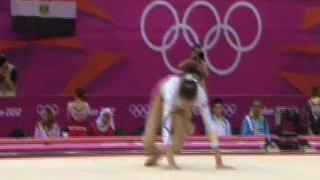 Larisa Iordache a strans din dinti si si-a inghitit durerea! Uite-o cum a evoluat la sol!