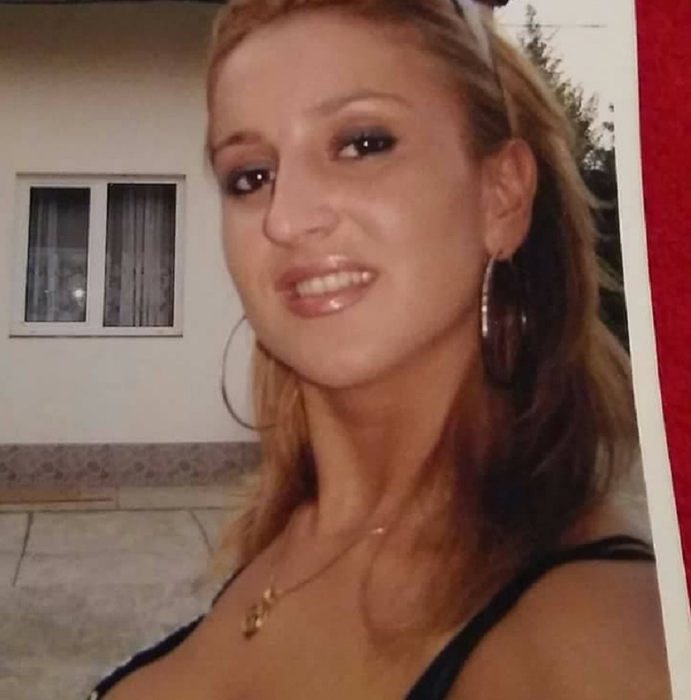 Ultimul mesaj publicat de Alina Olaru, tânăra care şi-a omorât fiica, apoi s-a sinucis!