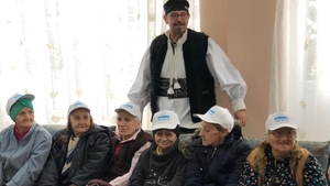 Fostul primar Cristian Popescu Piedone a colindat la un cămin de bătrâni: ”Am simțit nevoia să mă încarc sufletește!” | VIDEO