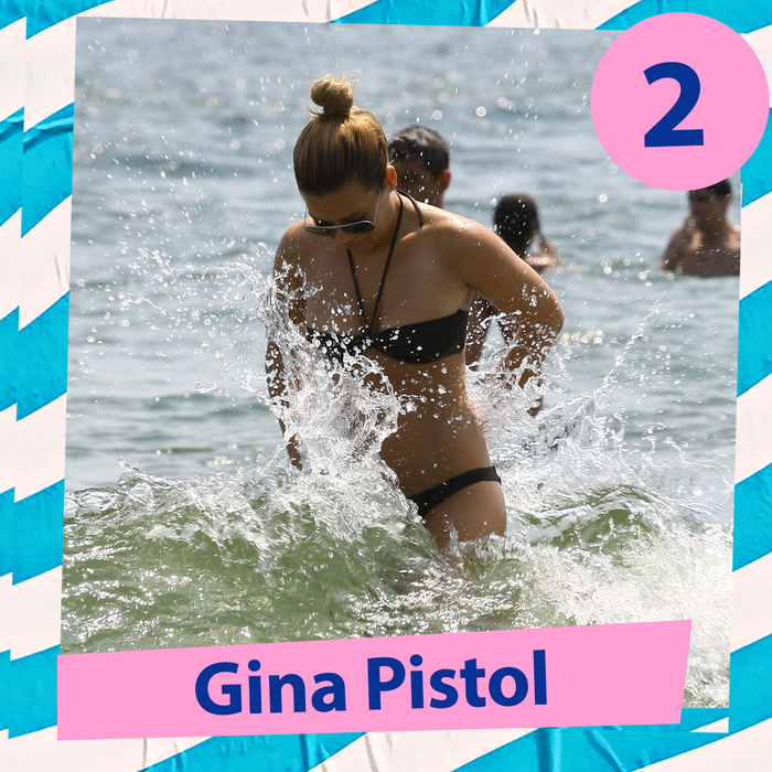 Top 30 vedete care se hârjonesc în apă în cele mai sexy poziții. Ce locuri ocupă Ramona Olaru, Antonia ori Gina Pistol între “Reginele Splash-urilor”
