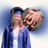 Ea este tânăra de 22 de ani, suspectată că și-a ucis bunicul. Aida locuia în SUA, dar venise în vacanță în România