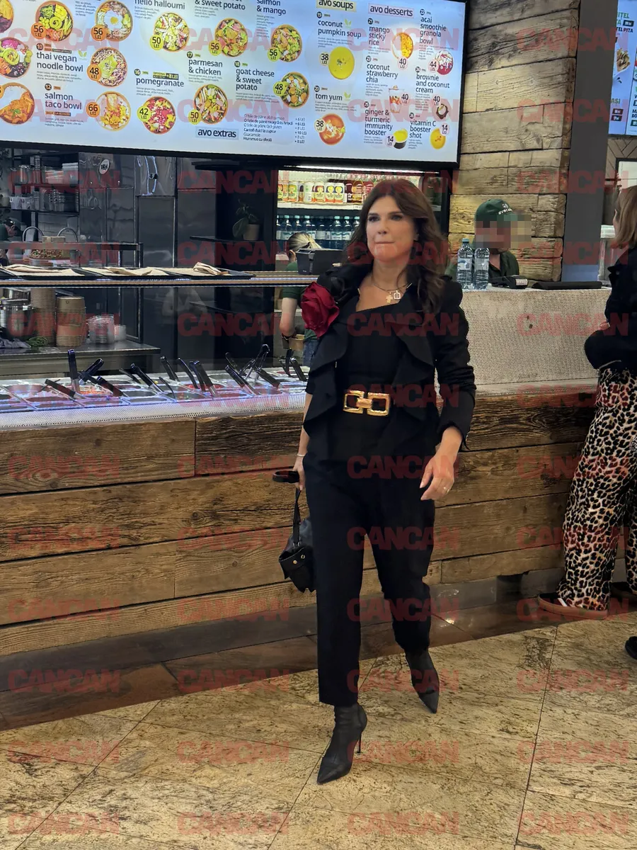 Monica Bîrlădeanu a fost surprinsă într-un centru comercial din Capitală