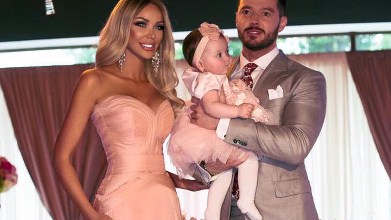 VICTOR SLAV, prima fotografie cu micuţa Sofia din vacanţa exotică! Ce detaliu au observat fanii:,,Şi-a pierdut...‘’