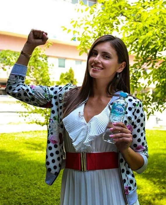 Ce „bombă-sexy” are Edin Dzeko! Soția starului de la Inter și reprezentativa Bosniei-Herțegovina este TOP | GALERIE FOTO