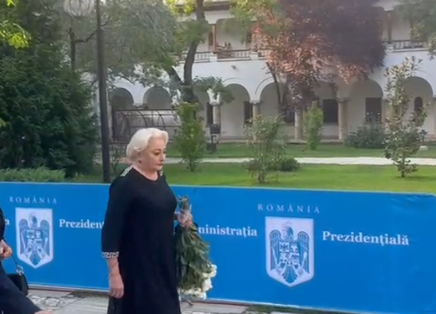 Cum a apărut Viorica Dăncilă la priveghiul lui Ion Iliescu? Toate privirile s-au întors către ea