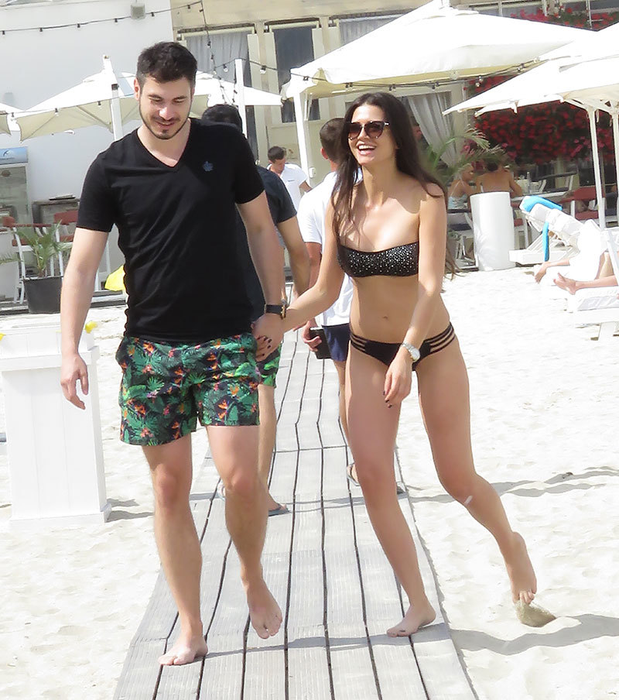 Anul trecut, pe litoral, Iulia Pârlea şi Alexandru Piţurcă au pozat într-un cuplu bine sudat