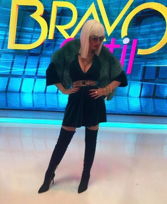 Cine a stat în spatele operaţiei de stomac pe care şi-a făcut-o Raluca Bădulescu! Soţul unei celebre ştiriste a intervenit: ”M-aş fi amăgit cu liposucţii…”