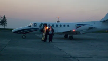 Lumina Sfanta, adusa special cu avionul din Ierusalim. Trei avioane o vor raspandi apoi prin tara!
