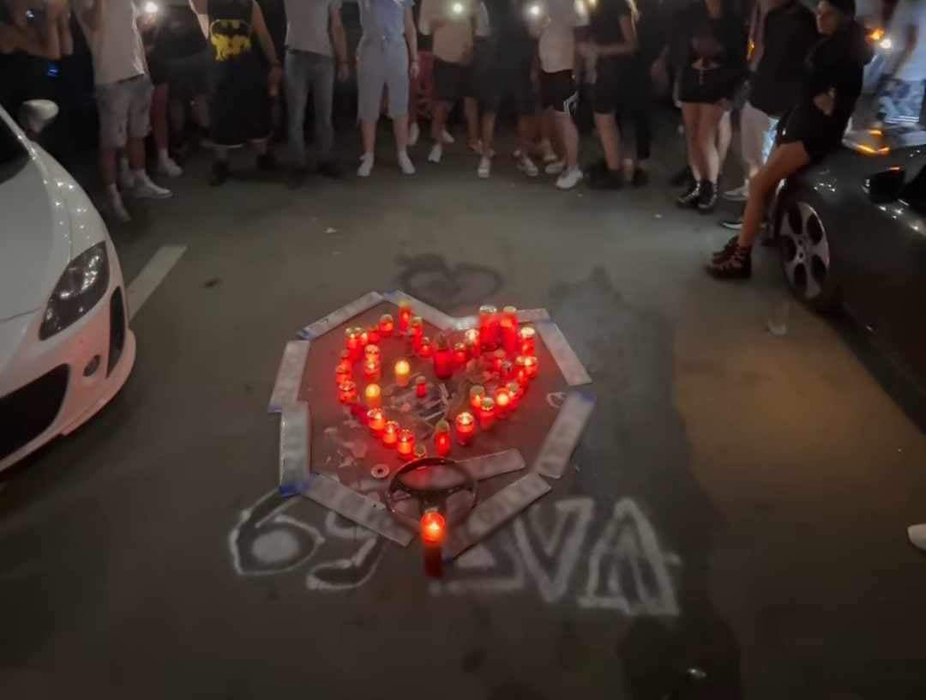 Prietenii i-au adus un ultim omagiu lui Vali /Foto: Social media