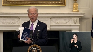Joe Biden a aprobat din prima zi de mandat o serie de cereri ale comunităţii LGBT+. În plus, a dezvăluit câteva măsuri noi împotriva virusului SARS-CoV-2