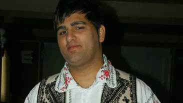 Arde, uite-l cum arde! Dragostea cantaretului de muzica populara Marius Baldovin e atat de puternica incat da pe-afara!