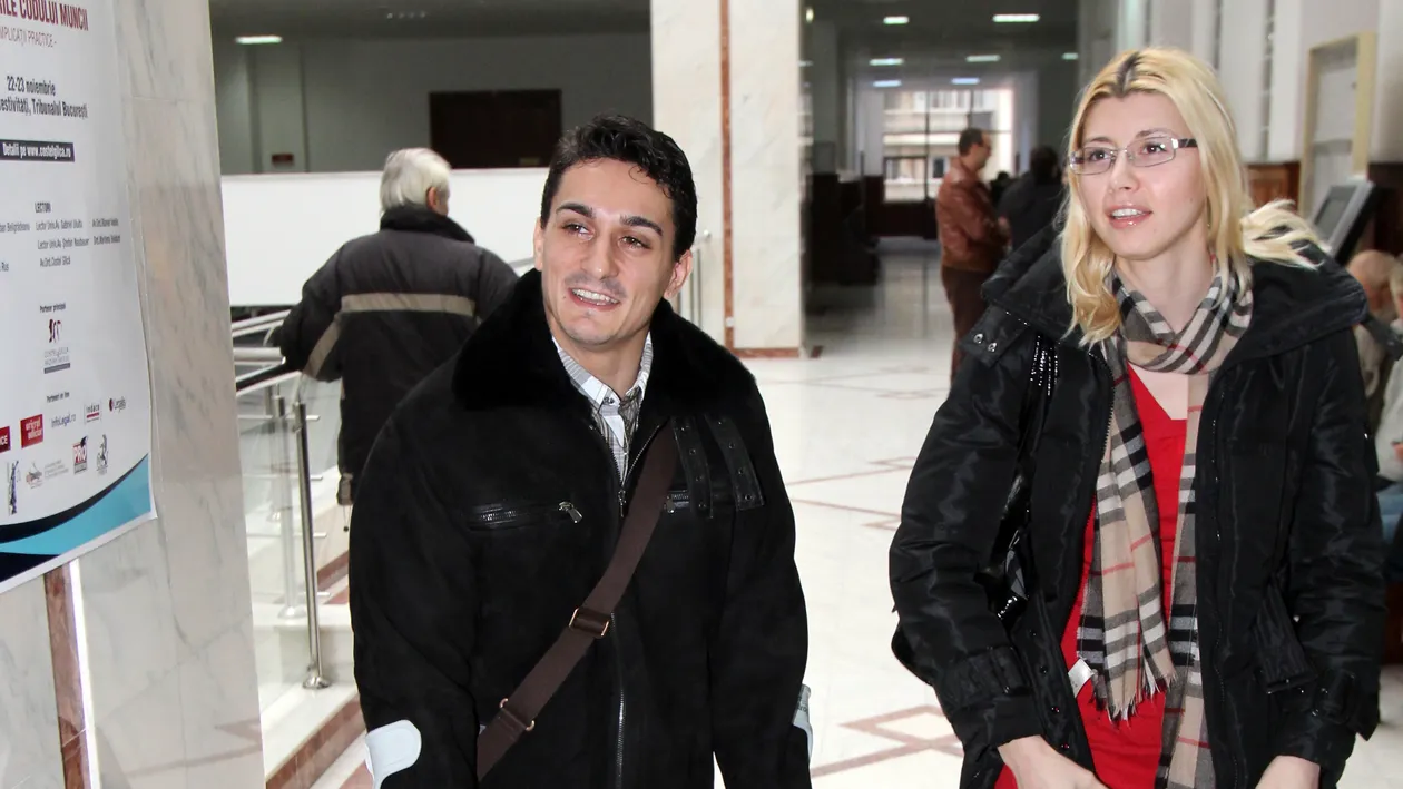 Fosta si actuala sotie a lui Marian Dragulescu, la un pas de paruiala: Larisa: Corina este o urata care ii mananca toti banii!!