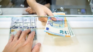 Curs valutar șoc 1 octombrie 2019. Surpriză uriașă: Câți lei costă 1 euro în prima zi din această lună