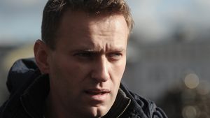Principalul contracandidat al lui Vladimir Putin ar fi fost otrăvit. Aleksei Navalnîi este în comă