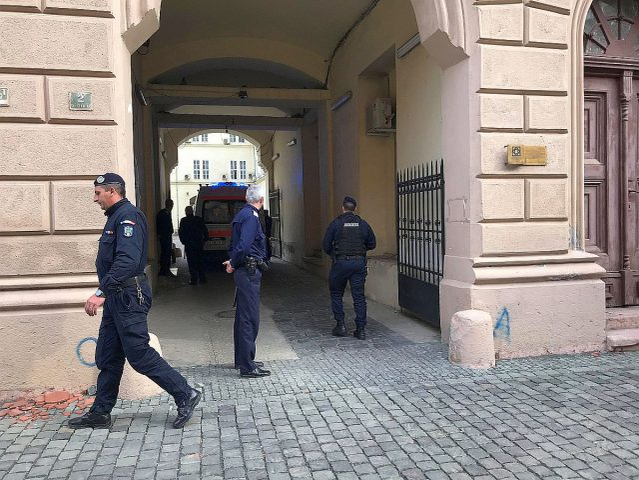 Un bărbat a încercat să-și dea foc în fața Tribunalului Timiș! Care este motivul