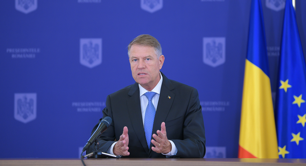 Daniel Ghiță îl pune la punct și pe Klaus Iohannis. “Gașca de incompetenți…” Masca de protecție, mărul discordiei