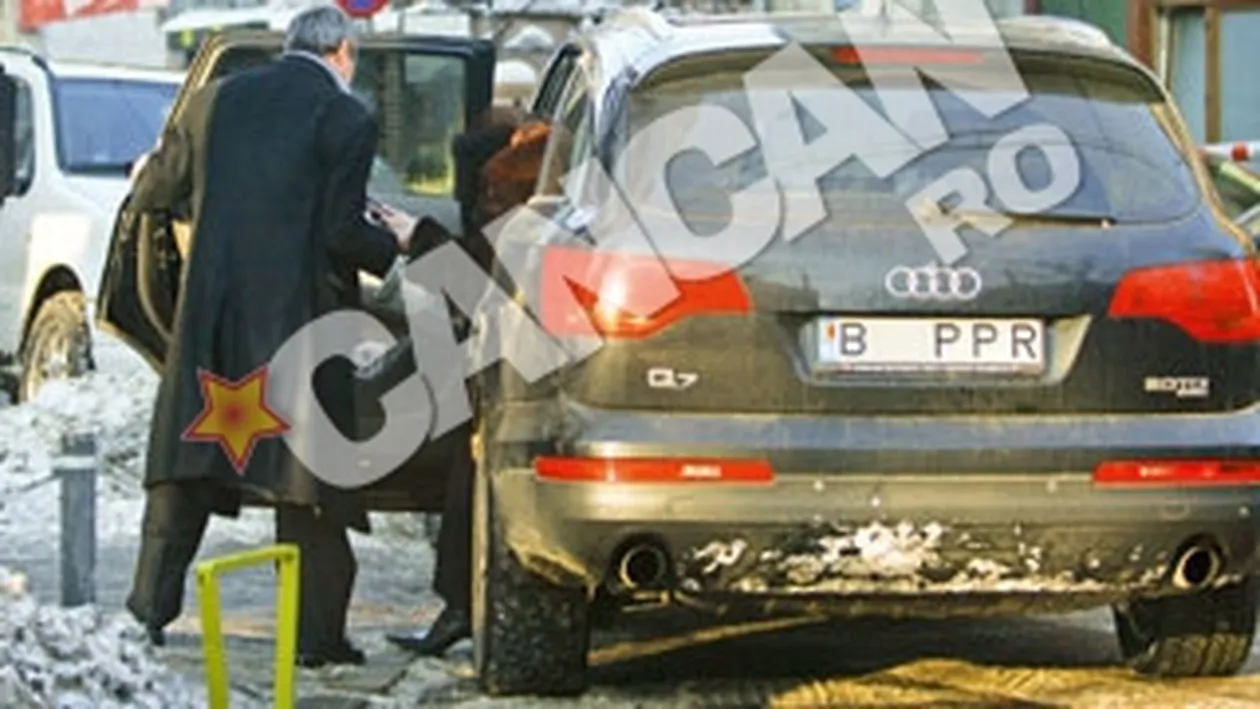 Printesa Lia coboara din masina doar asistata!