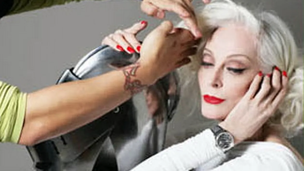 Povestea incredibila a lui Carmen Dell'Orefice. La varsta de 82 de ani este cel mai in varsta fotomodel in viata