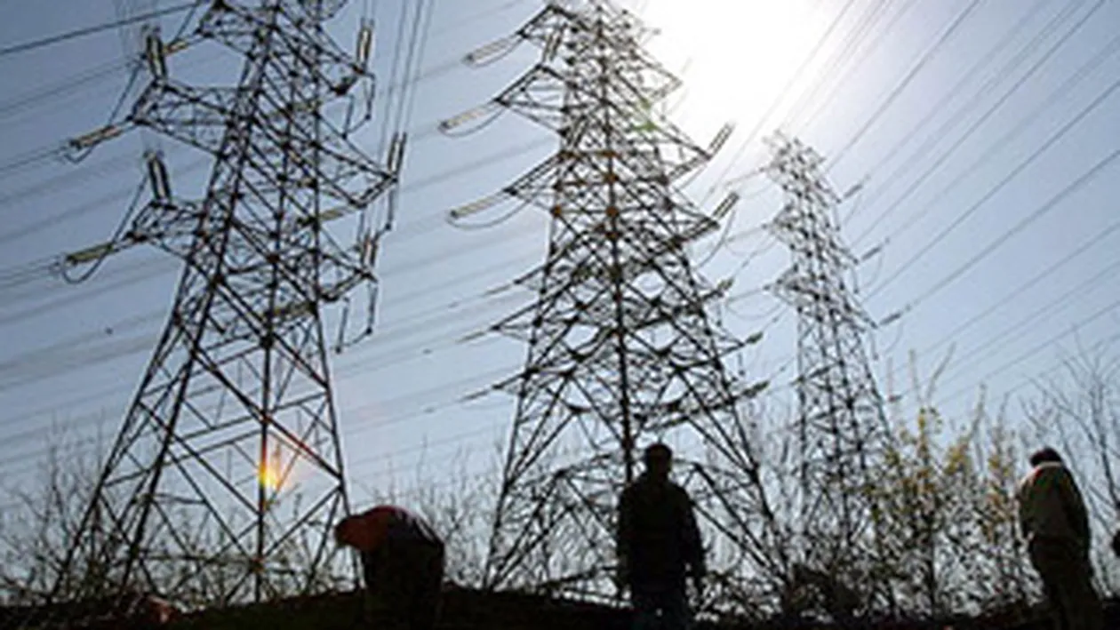 Aproape 40 de localitati din Prahova si Dambovita, fara energie electrica din cauza vantului