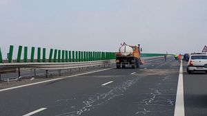 Blocajele de pe Autostrada Soarelui și reacția ministrului Transporturilor: ”Între 15 iunie - 15 septembrienu va exista niciun blocaj”