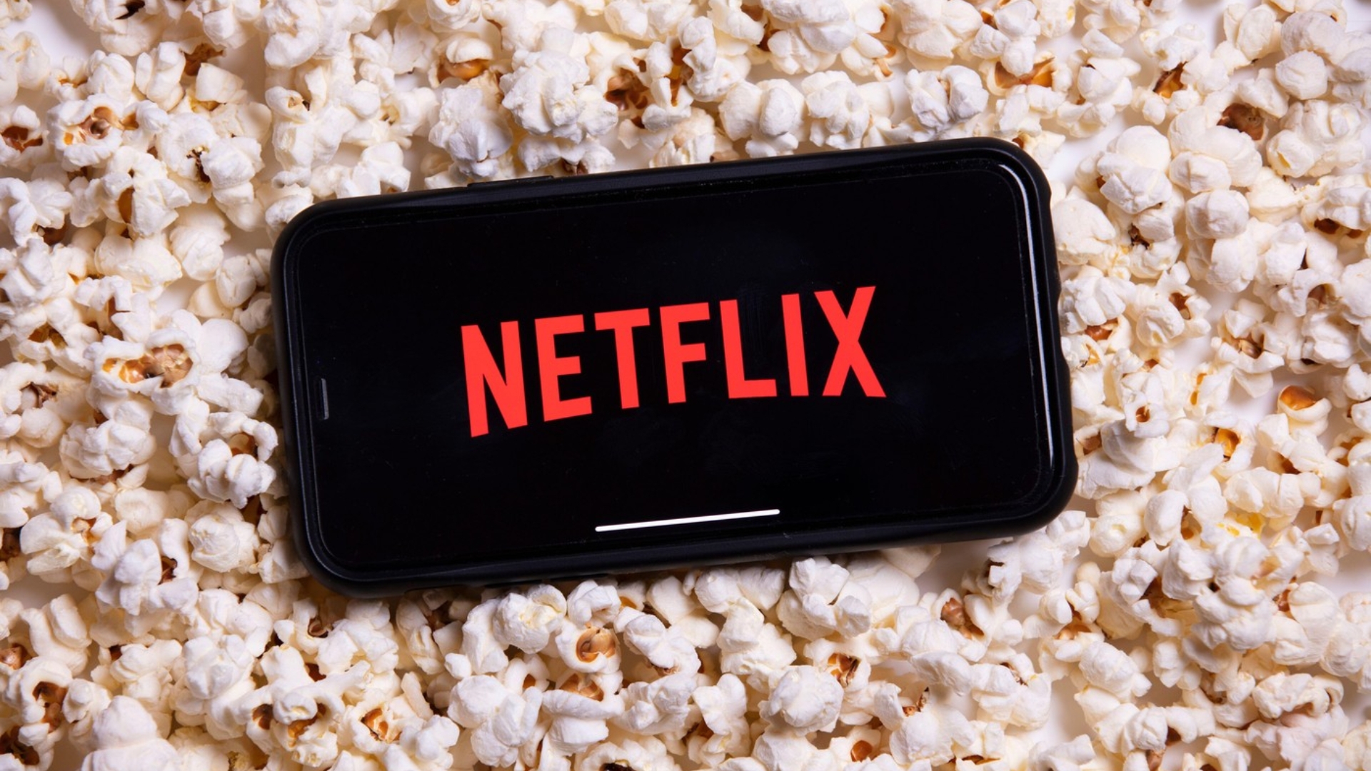 Serialul fenomen de pe Netflix care a cucerit întreaga lume. Te ține cu sufletul la gură de la început până la final