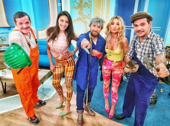 Cine îi va înlocui pe Răzvan Simion și Dani Oțil la matinalul de la Antena 1. Anunțul a fost făcut în direct la TV