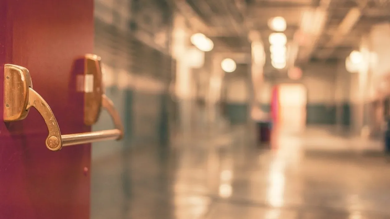 România, aproape de starea de dezastru. Spitalele, în prag de colaps. Două asistente medicale și un pompier au murit, în doar 24 de ore, de COVID-19